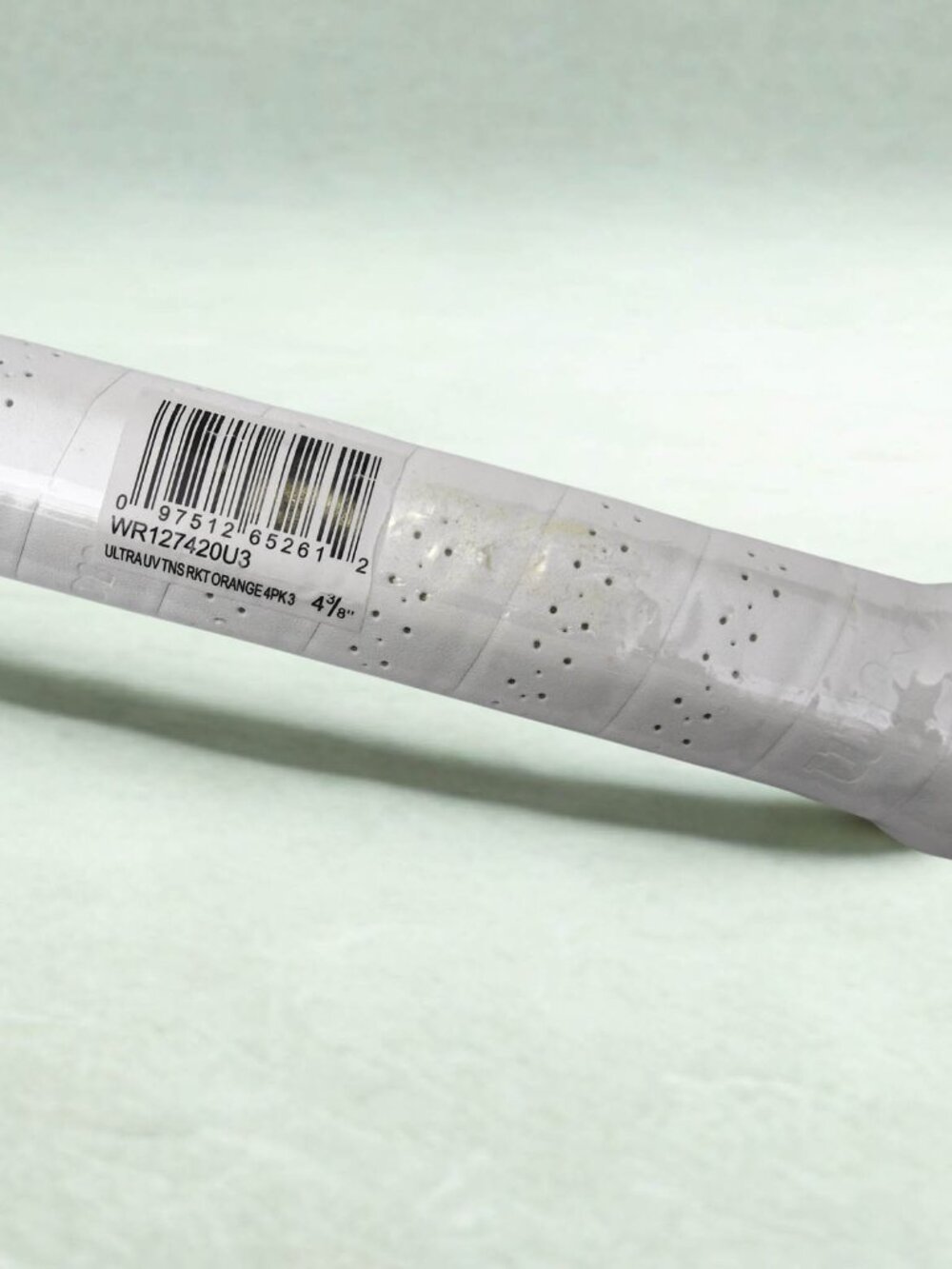 WILSON ULTRA UV RACQUET - GRAPHITE TRADITIONAL FRAME 4-3/8" GRIP 103 HEAD WHITE - Picture 2 of 7